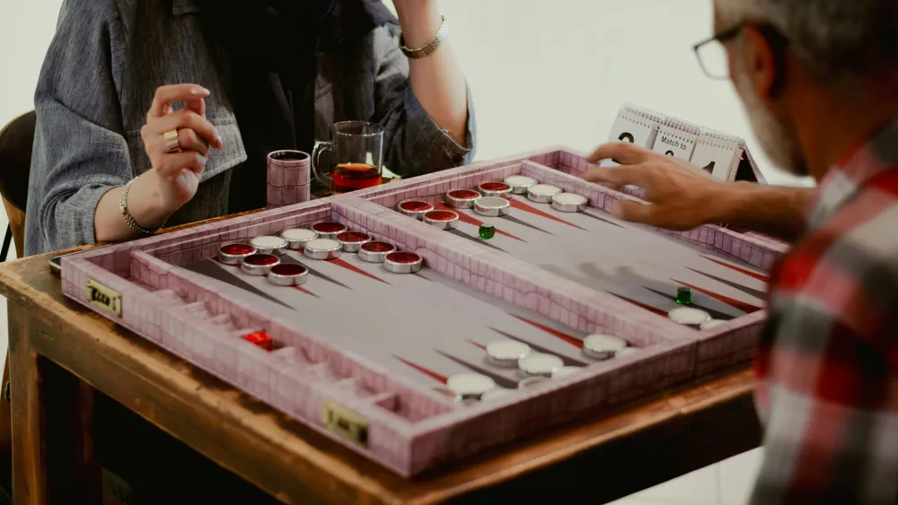 Coup d'ouverture au backgammon sur le plateau